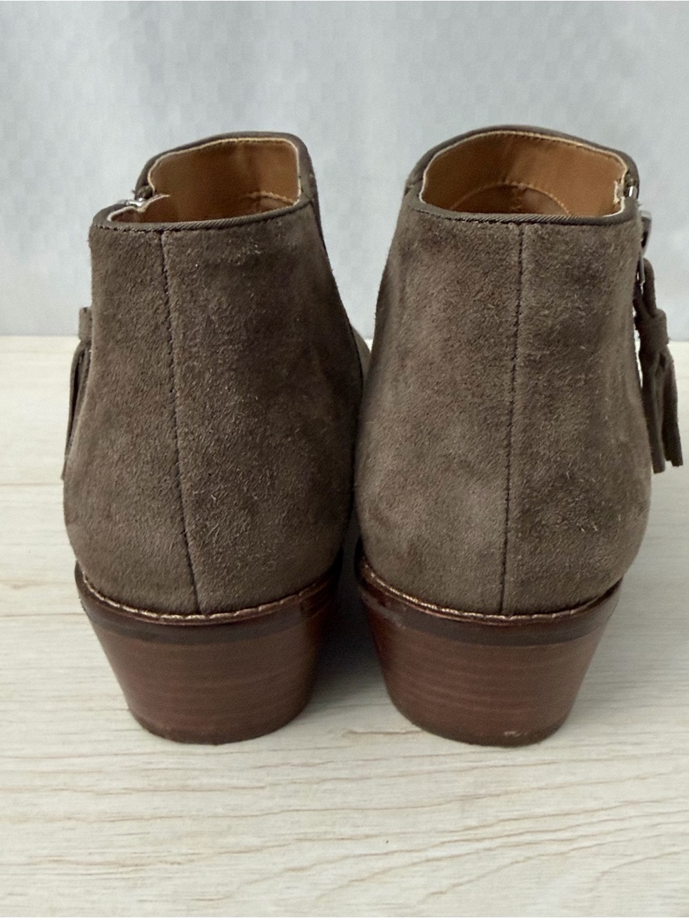 Vionic Serena Booties Women’s 9.5 Ankle Boot Brown Suede Tassel Zip Block Heel - Picture 4 of 12